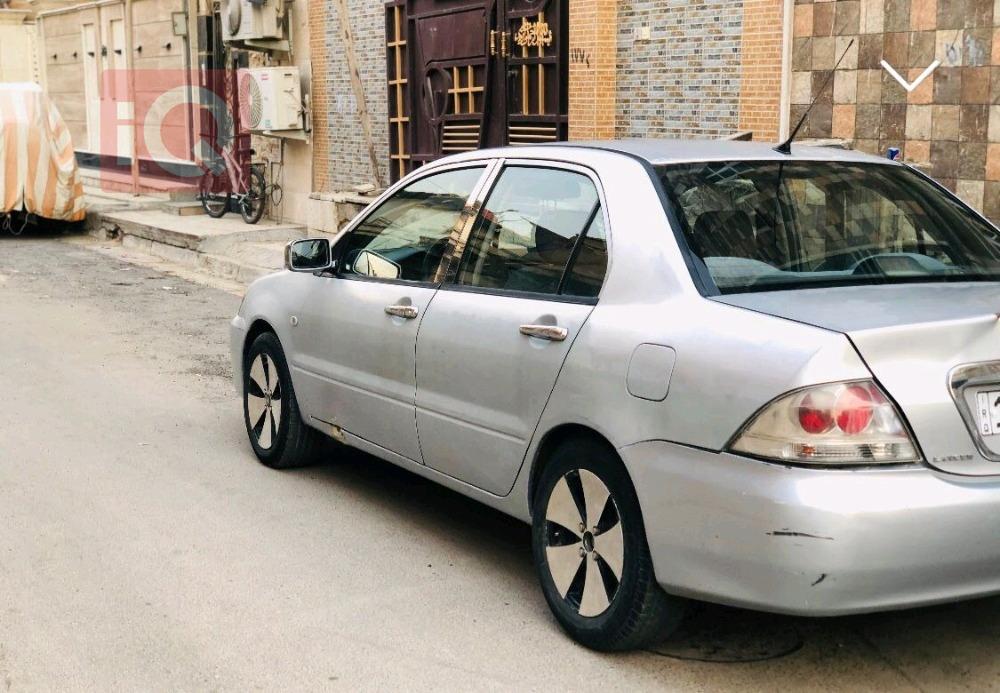 میتسوبیشی لانسەر